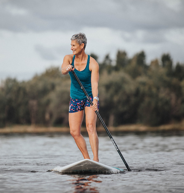 stand-up-surf-shop-sup-lessons-nicki-jones-instructor-perth-stand-up-paddle-school